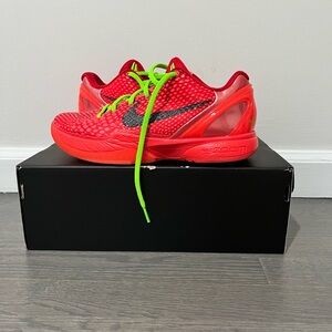 Kobe 6 Protro ‘Reverse Grinch’
